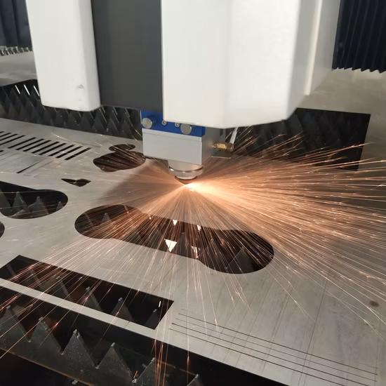 La fabbrica CNC Ax6015 fornisce direttamente una macchina da taglio laser in fibra da 1,5 kW