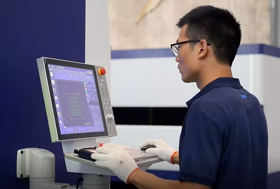 6kw/8kw/10kw/12kw Ipg/Raycus Power Max Attrezzature per taglio laser a fibra Macchina da taglio laser a fibra metallica CNC per macchinari agricoli Industria aerospaziale